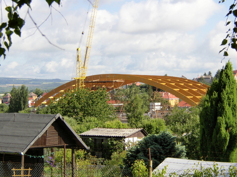 Obloukové vazníky 200/1800 mm, rozpětí 58 m (2009)
